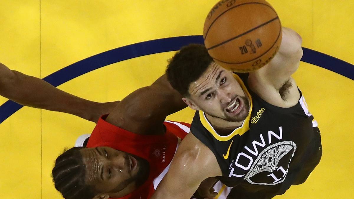 KLAY THOMPSON: Nach dem Schock um Kevin Durant halten die Warriors zumindest den zweiten großen Free Agent. Wie bereits vermutet, wird Klay Thompson bei Golden State einen Maximalvertrag über fünf Jahre und 190 Millionen unterschreiben 