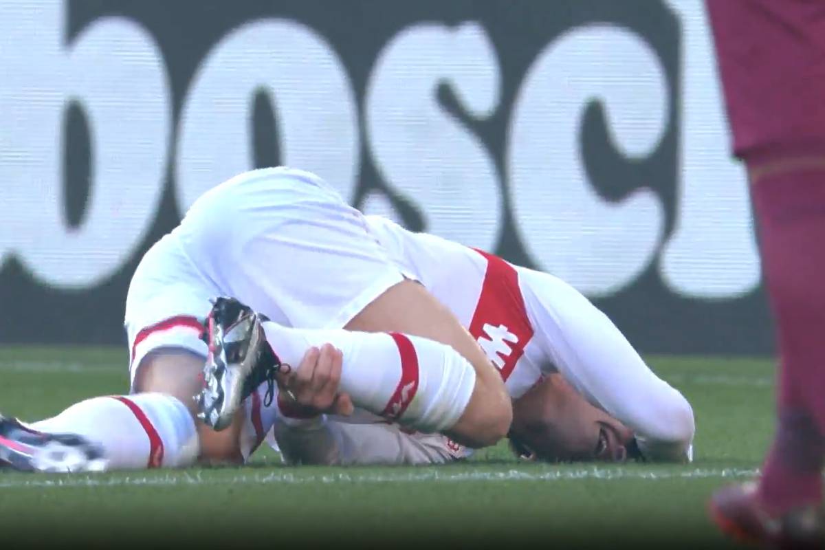 Der VfB Stuttgart gewinnt souverän gegen Augsburg. Es kommt allerdings zum Schreckmoment um Angelo Stiller. 