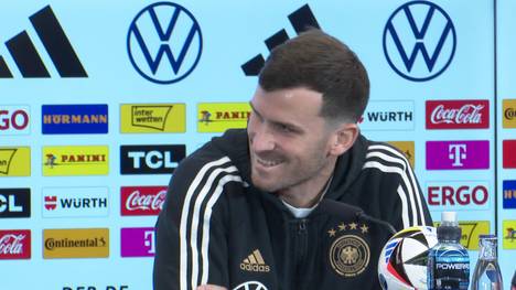 Beim Aufwärmtraining des DFB-Teams läuft neuerdings Musik. Pascal Groß verrät, welcher DFB-Star den DJ übernimmt.