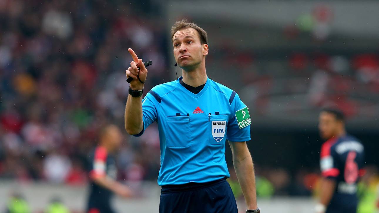 Schiri leistet sich Regelpanne