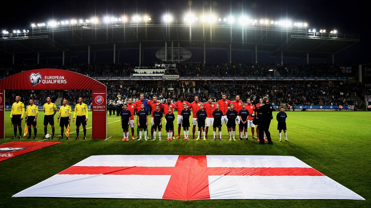 2: "God save the Queen" wird bei der EM sowohl für England als auch für Neuling Nordirland gespielt