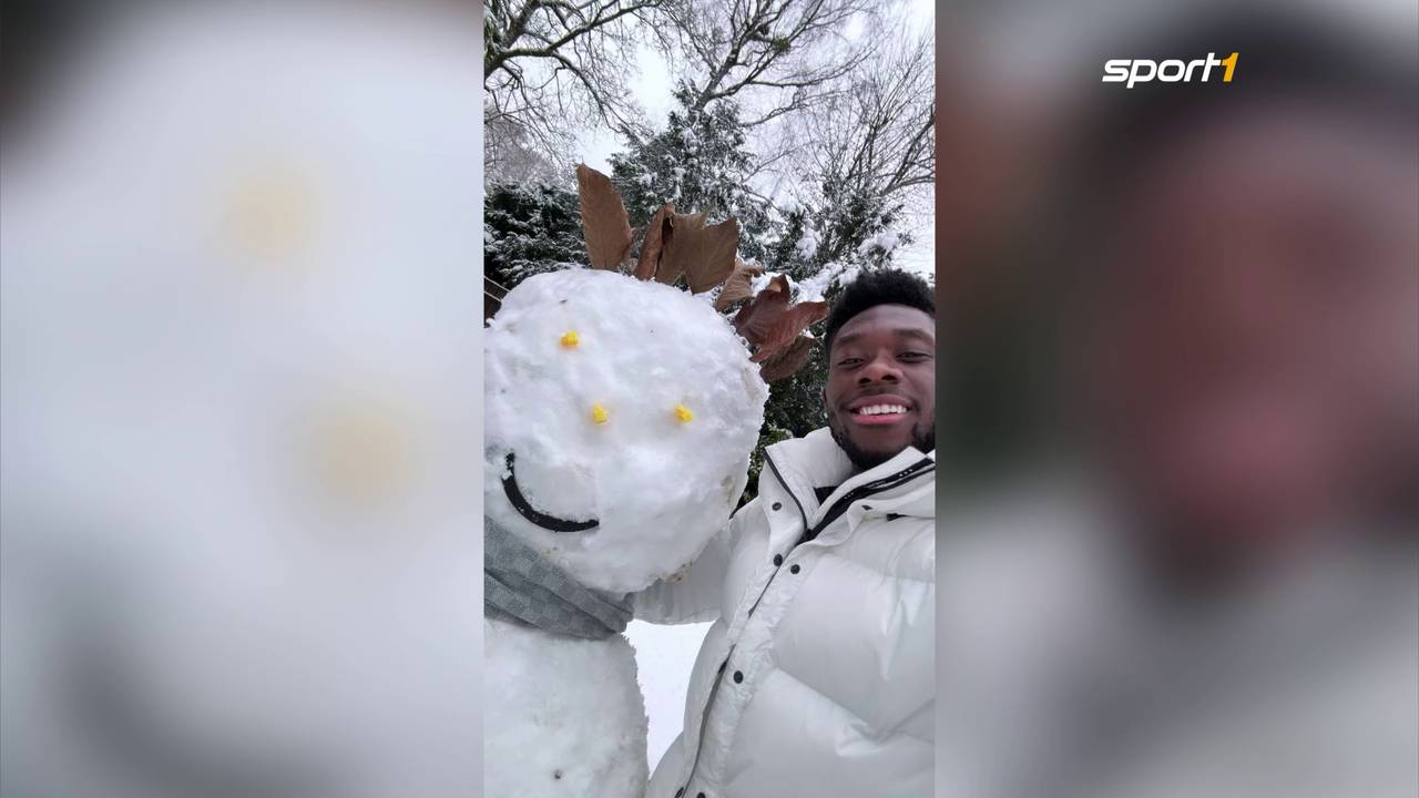 Mit Ofenhandschuhen! Bayern-Star Alphonso Davies baut Schneemann