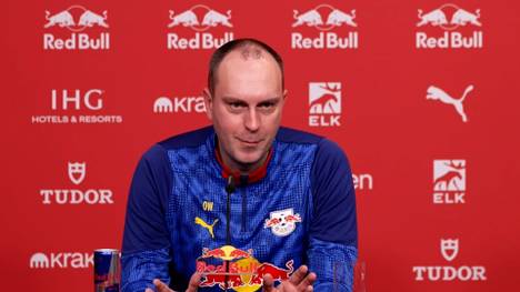 Die Gerüchte über einen MLS-Wechsel von Timo Werner halten sich hartnäckig. Sein Trainer und Namensvetter Ole Werner lässt sich allerdings nicht in die Karten schauen – auch in Bezug auf andere Personalentscheidungen.