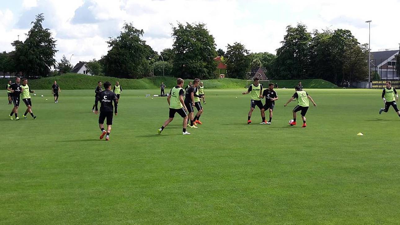 Bei St. Pauli fliegen die Fäuste