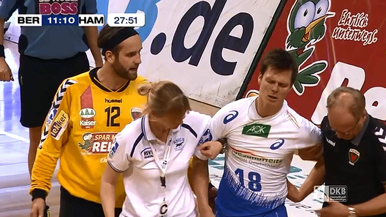 Hans Lindberg vom HSV Handball musste in der Partie gegen die Füchse Berlin verletzt vom Feld