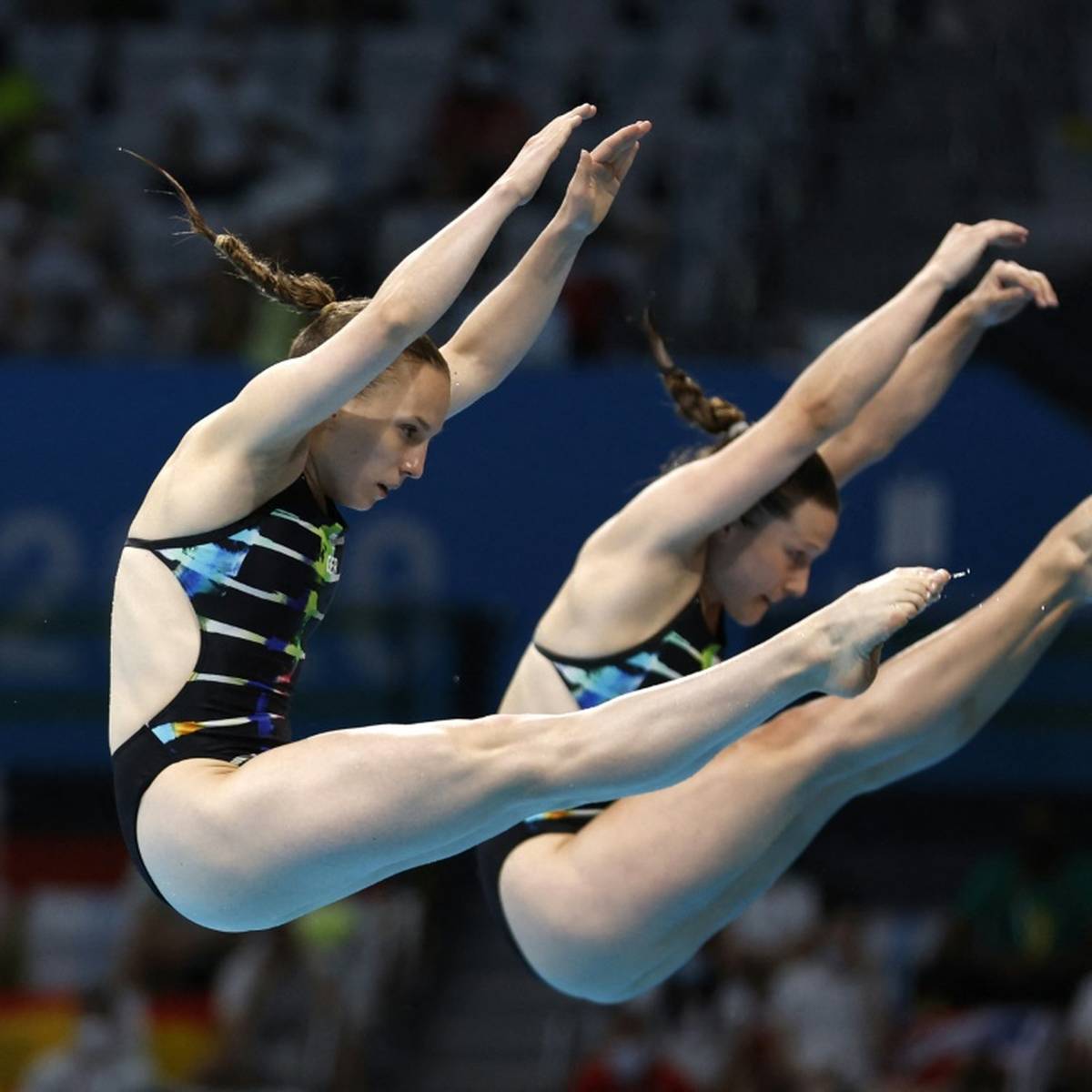 Die Wasserspringerinnen Lena Hentschel und Tina Punzel haben das WM-Finale vom 3-m-Brett erreicht.