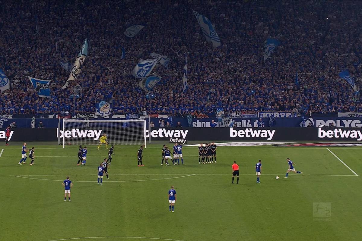 0:2 und 2:3 zurückgelegen und dennoch gewonnen: Schalke 04 hat sich in der 2. Fußball-Bundesliga vor ausverkaufter Arena gegen den 1. FC Magdeburg aus der Krise befreit und seinen Fans ein Torfestival geboten.