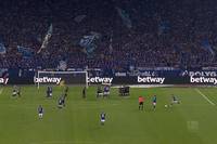 0:2 und 2:3 zurückgelegen und dennoch gewonnen: Schalke 04 hat sich in der 2. Fußball-Bundesliga vor ausverkaufter Arena gegen den 1. FC Magdeburg aus der Krise befreit und seinen Fans ein Torfestival geboten.