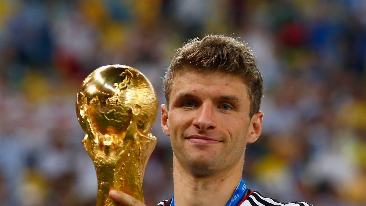 Für den Goldenen Schuh reicht das dieses Mal zwar nicht. Mit zehn WM-Toren katapultiert sich Müller aber auf Platz vier der besten deutschen WM-Torschützen hinter Miroslav Klose (16), Gerd Müller (14) und Jürgen Klinsmann (11)