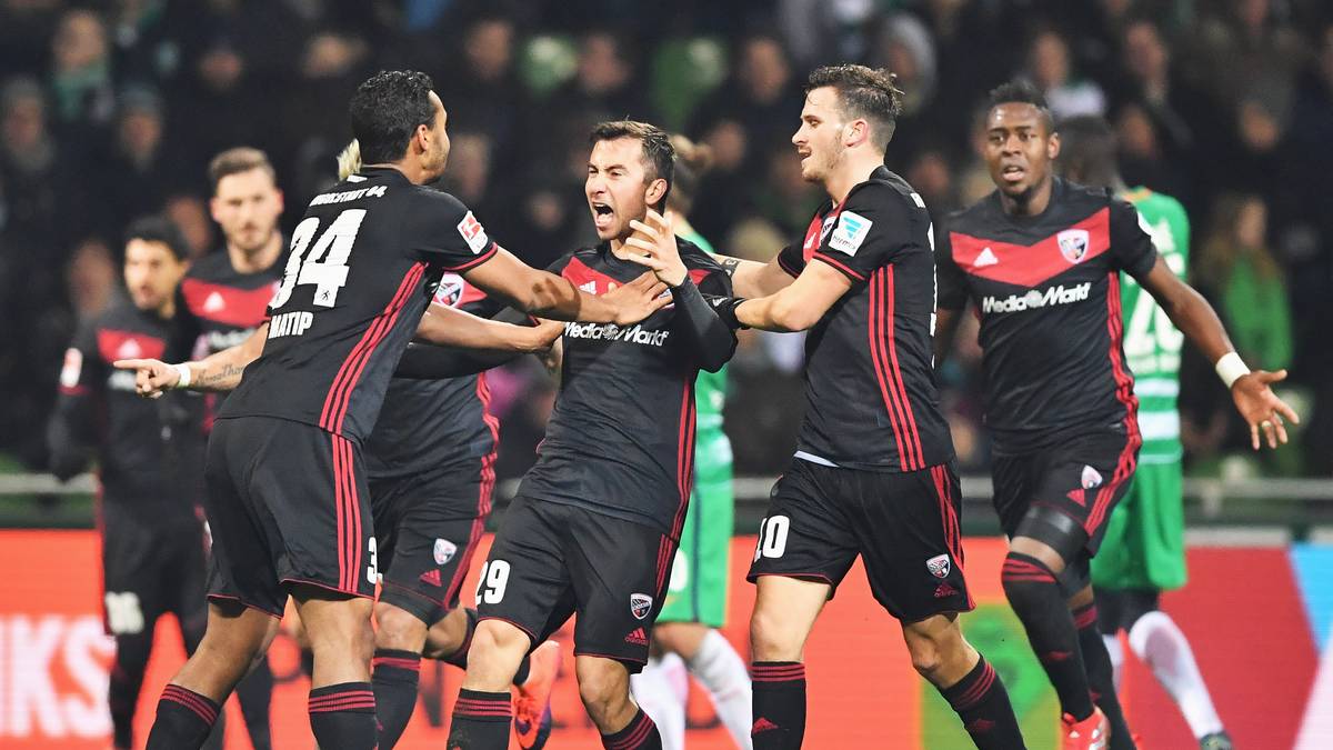 Ernüchterung in Bremen: Markus Suttner (M.) erzielt das 1:1 für Ingolstadt