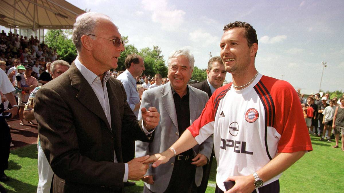 Stephan war der einzige Beckenbauer-Spross, den es auch in den Fußball getrieben hatte. Nach einer, auch wegen zahlreicher Verletzungen eher kurzen Profikarriere unter anderem bei Saarbrücken und dem TSV 1860 München, war Stephan Jugendtrainer beim FC Bayern geworden und hatte unter anderem Bastian Schweinsteiger, Mats Hummels, Holger Badstuber und Thomas Müller betreut. Das Verhältnis zum fernen Vater war lange recht kompliziert, in den letzten Jahren hatten die beiden sich aber sehr angenähert