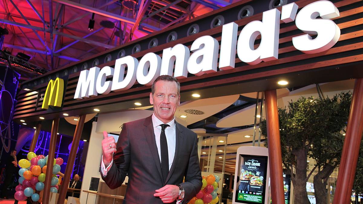 Seit dem Karriereende betreibt der Krawattenmann des Jahres 2008 zig McDonalds-Filialen in Nordrhein-Westfalen, setzt sich mittels seines "Henry Maske Fonds" für benachteiligte Jugendliche ein. Schauspielerisch tritt Maske ab und an in kleineren Produktionen in Erscheinung. Zudem hält er Vorträge zum Thema Mitarbeiterführung und Eigenmotivation