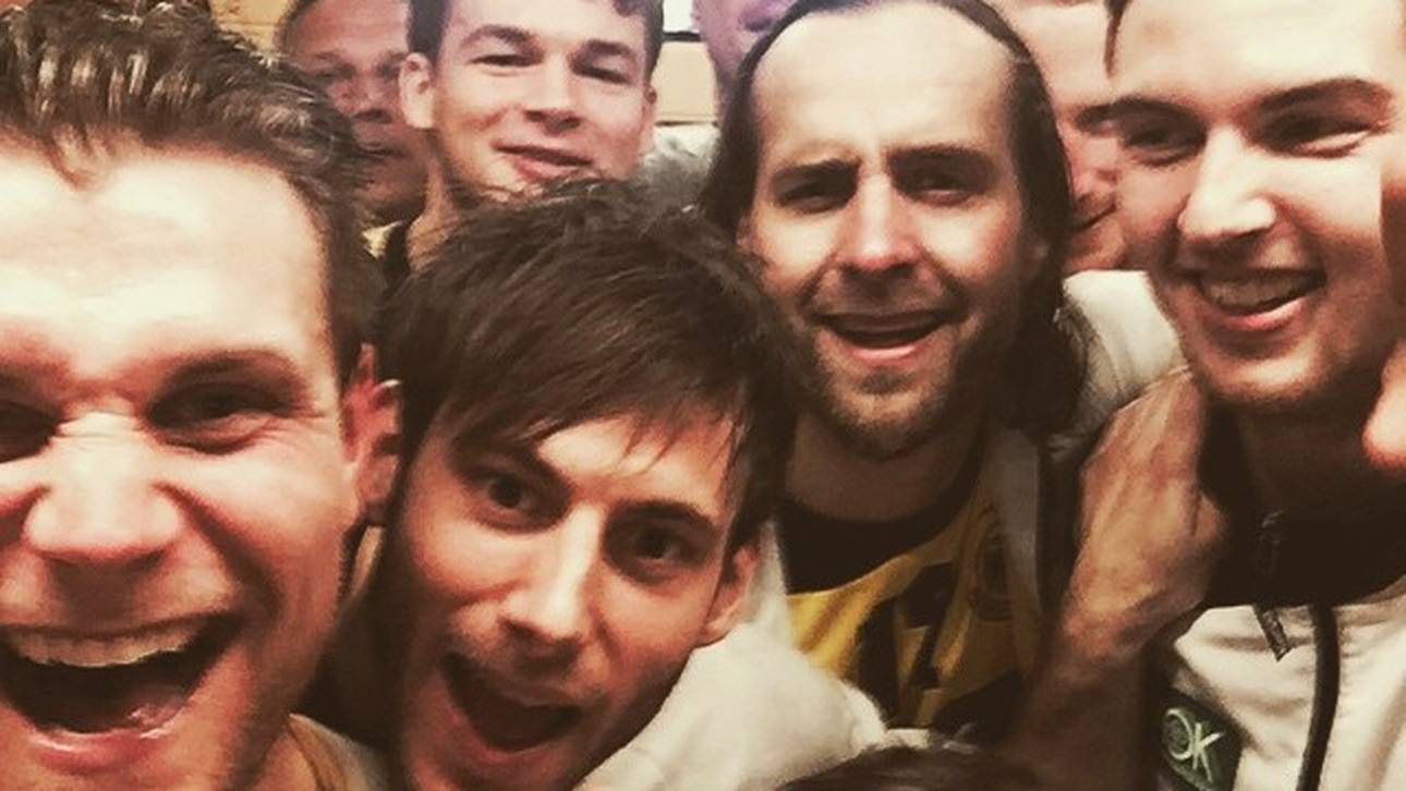 Michael Kraus und das DHB-Team feiern den Gruppensieg bei der WM