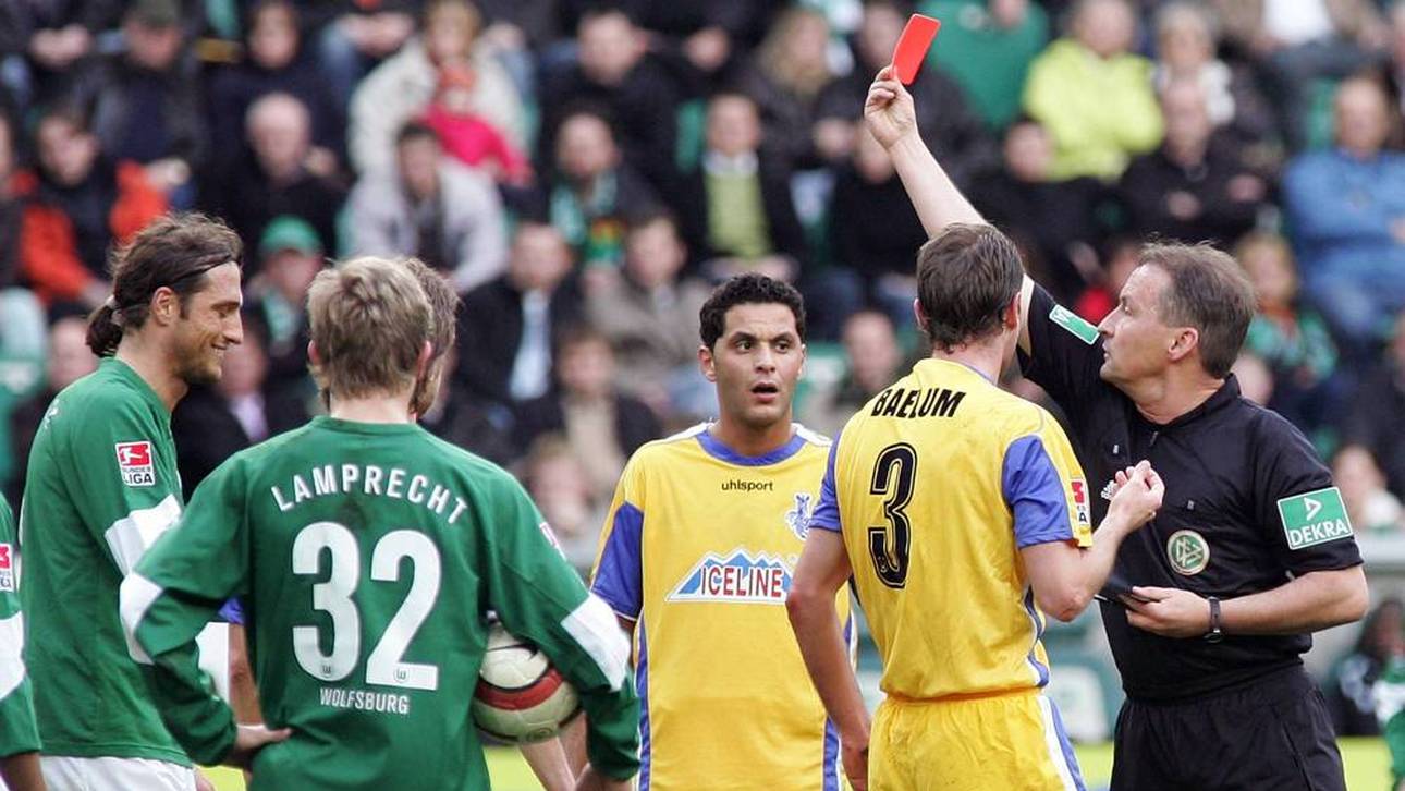 Beim VfL Wolfsburg flog Klimowicz zweimal vom Feld 