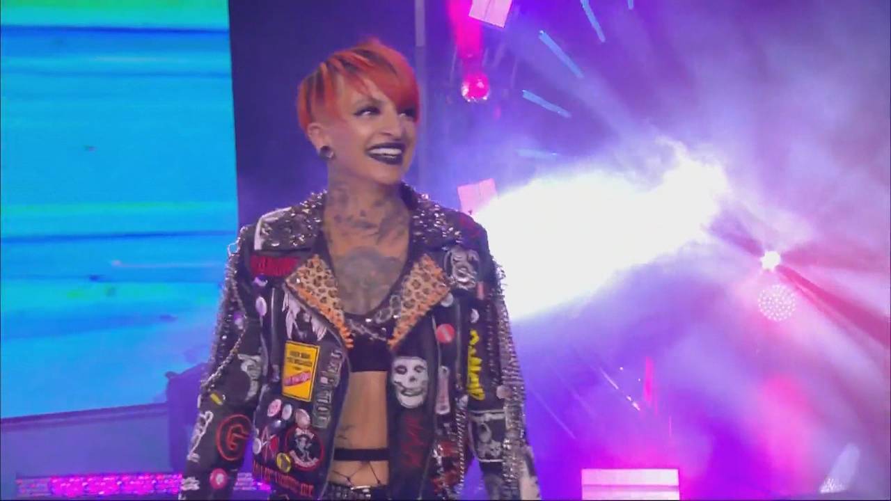 AEW All Out 2021: Ruby Soho zieht mit Theme von Rancid ein