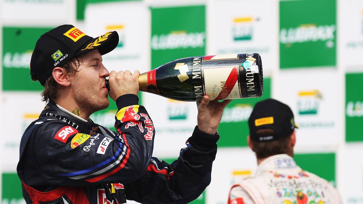 MEISTE PODESTPLATZIERUNGEN IN EINER SAISON: In dieser Kategorie teilen sich Hamilton, Vettel und Schumacher den Bestwert mit 17 Podestplatzierungen. 2019 stand er kurz vor dem alleinigen Rekord, konnte in den letzten beiden Rennen aber keine Pole mehr einfahren