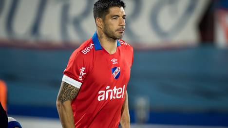 Luis Suárez wechselte vergangene Saison von Atlético Madrid zum Club Nacional. Mit 16 Toren hatte er einen gehörigen Anteil am Meistererfolg des Teams. Eine weitere Saison bei Nacional scheint jedoch keine Option zu sein. 