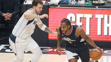 Die Los Angeles Clippers bangen um Kawhi Leonard (r.)