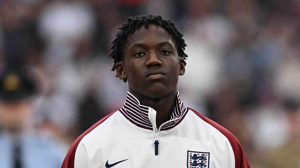 Kobbie Mainoo (19 Jahre, England): Der 2005er-Jahrgang spielt bereits regelmäßig in der Premier League. Für Manchester United, wo Mainoo die komplette Akademie absolvierte, lief der zentrale Mittelfeldspieler in der abgelaufenen Saison 24 Mal in der Liga auf und konnte dabei drei Tore sowie einen Assist verbuchen. 