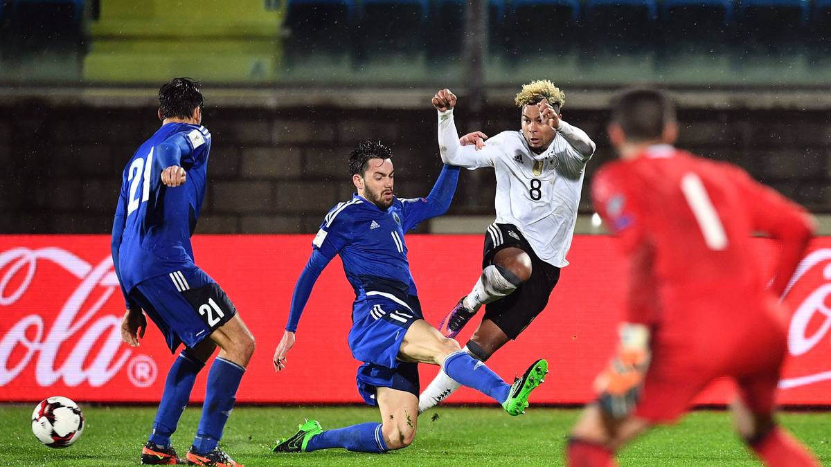 8:0 - SAN MARINO (11. November 2016): Im Hinspiel der laufenden WM-Qualifikation fegt das DFB-Team San Marino trotz einiger Personalwechsel gnadenlos mit 8:0 vom Platz. Serge Gnabry glänzt bei seinem Debüt als dreifacher Torschütze