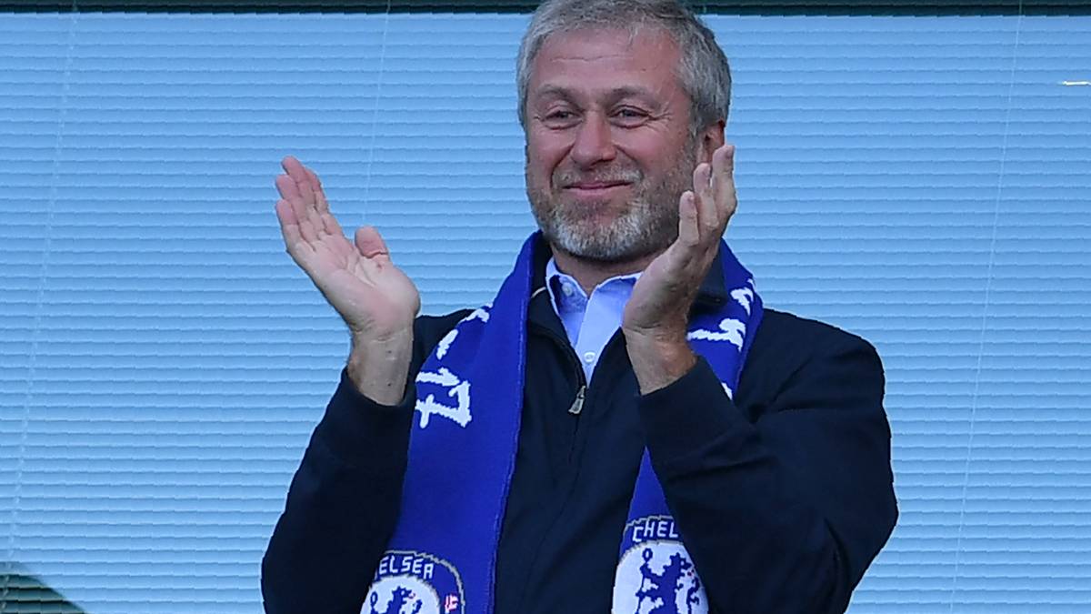 RANG 7: Roman Abramowitsch, Vermögen: 9,3 Milliarden Euro - Besitzer des FC Chelsea (Fußball, Premier League). Der russische Oligarch kaufte 2003 die Blues für 210 Millionen Euro. Sein Vermögen machte er als Stahl-Magnat