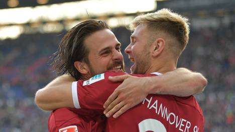 Hannover 96 v 1. FC Nuernberg - Second Bundesliga