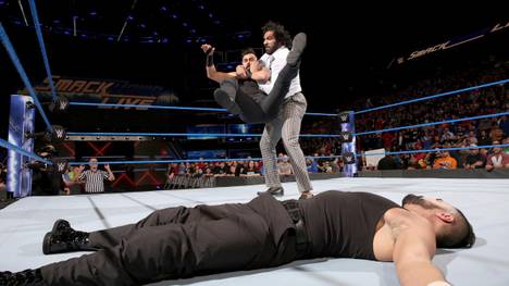 Jinder Mahal wandte sich bei WWE SmackDown Live gegen die Singh Brothers