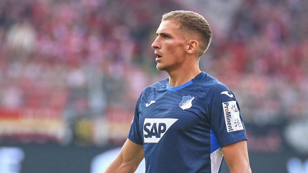 Grischa Prömel stärkt Oliver Baumann den Rücken