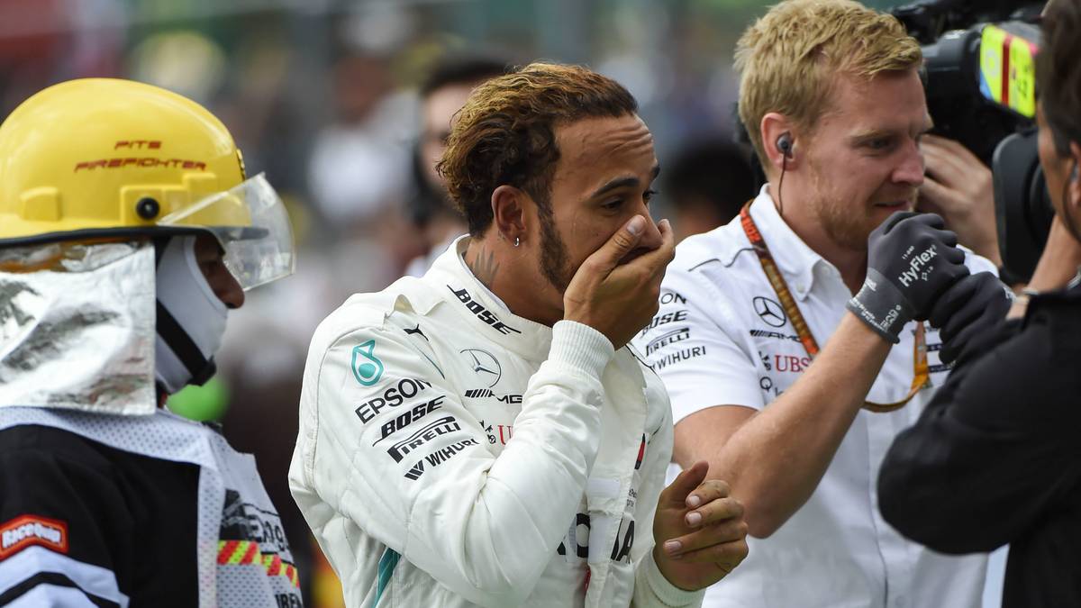 Der gerührte 33-Jährige kann sein Glück kaum fassen und spricht nach dem Rennen von einem "unglaublichen Gefühl"