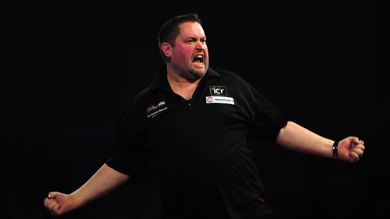 Norris wirft Neun-Darter