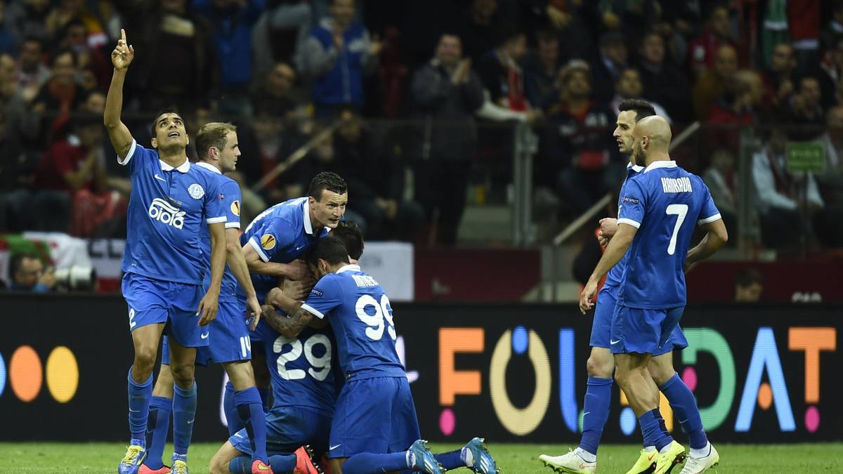 DNJEPR DNJEPROPETROWSK: Der Finalist der vergangenen Saison schalteten auf dem Weg ins Endspiel unter anderem Olympiakos Piräus, Ajax Amsterdam und den SSC Neapel aus. Mit Mittelfeldfeldspieler Evgen Konoplyanka (FC Sevilla) und Torjäger Nikola Kalinic (AC Florenz) haben Dnipro zwei wichtige Offensivkräfte verlassen