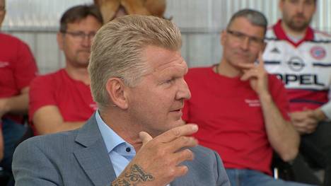 Nico Schlotterbeck machte Schiedsrichter Dingert selbst auf den Fehler der Bayern aufmerksam. SPORT1-Experte Stefan Effenberg sieht mit einem Augenzwinkern den Fehler auch bei Nico Schlotterbeck.