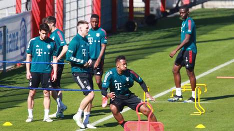 Ein Abwehr-Talent des FC Bayern hat ein großes Lob von Weltmeister Jerome Boateng bekommen. Wird der Shootingstar dessen Nachfolger?