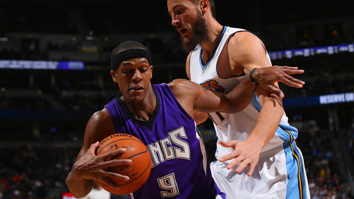 Zwischen den Nuggets und Kings gibt es dann auch einen ganz ordentlichen Fight. Rajon Rondo drängelt sich gegen Joffrey Lauvergne zum Korb durch