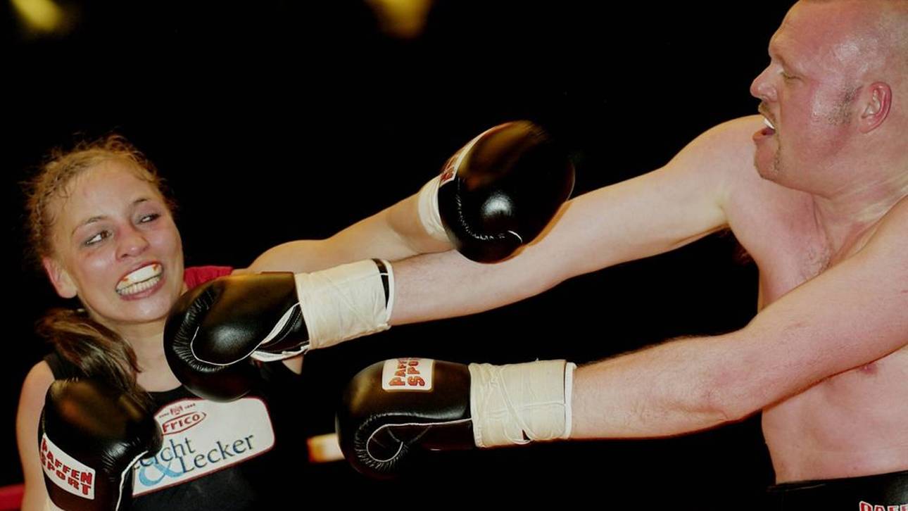 Im Jahr 2007 gewann Regina Halmich auch ihr zweites Aufeinandertreffen gegen Stefan Raab