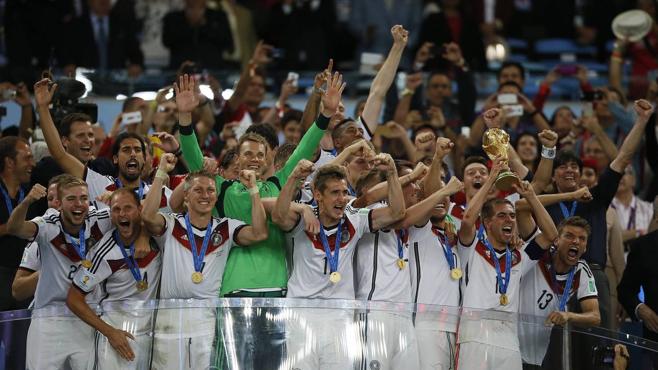 Christoph Kramer (l.) und Miroslav Klose holten 2014 den WM-Titel