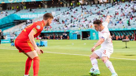 Xherdan Shaqiri (r.) und die Schweizer trennen sich 1:1 von Wales