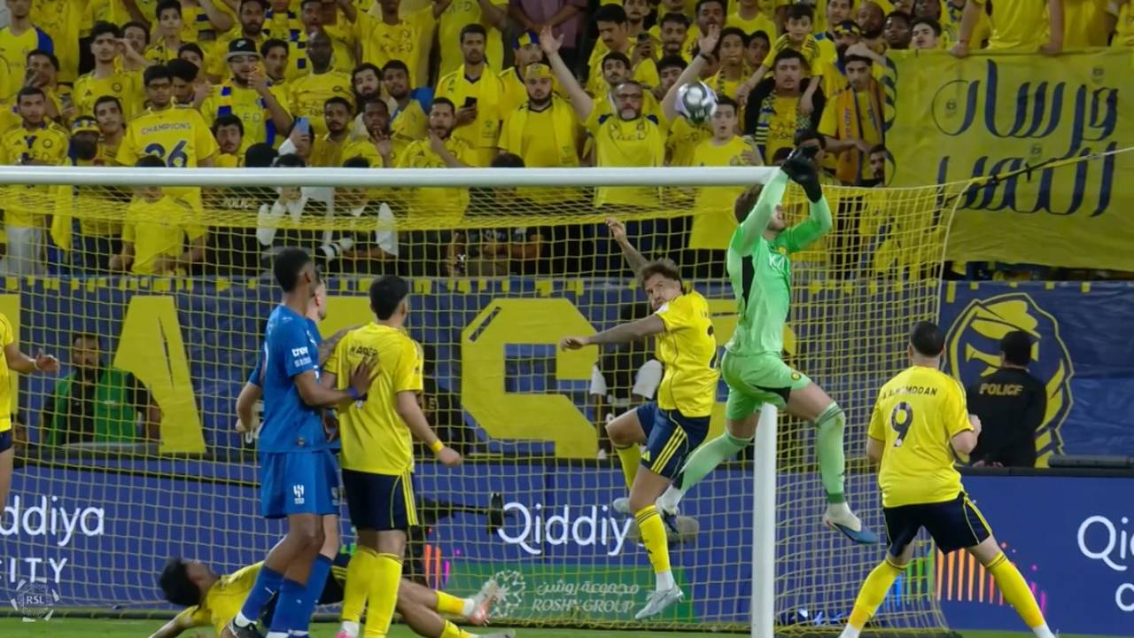 Unfassbares Eigentor! Ronaldo in Schockstarre