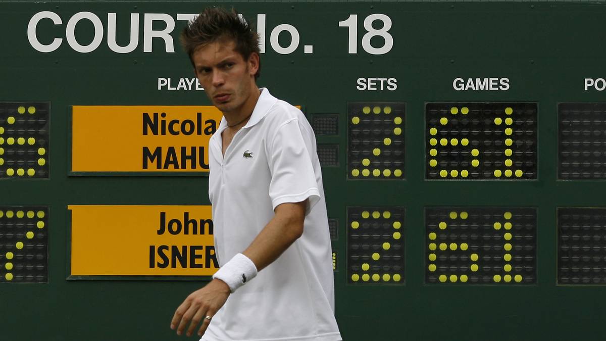 NICOLAS MAHUT (PLATZ 249): Spätestens nach seinem legendären fünften Satz 2010 in Wimbledon, der mehrere Tage dauerte und gegen John Isner mit 68:70 verloren ging, ist der Franzose ein Begriff in der Tenniswelt. Seinen Höhepunkt im Einzel hatte er mit Platz 37 in der Saison 2014, mittlerweile fokussiert sich der Franzose hauptsächlich auf Doppel-Matches