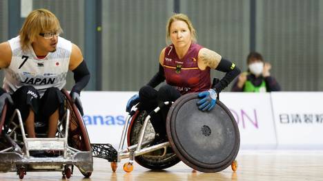 Kripke (r.) ist eine von zwei Frauen im deutschen Team