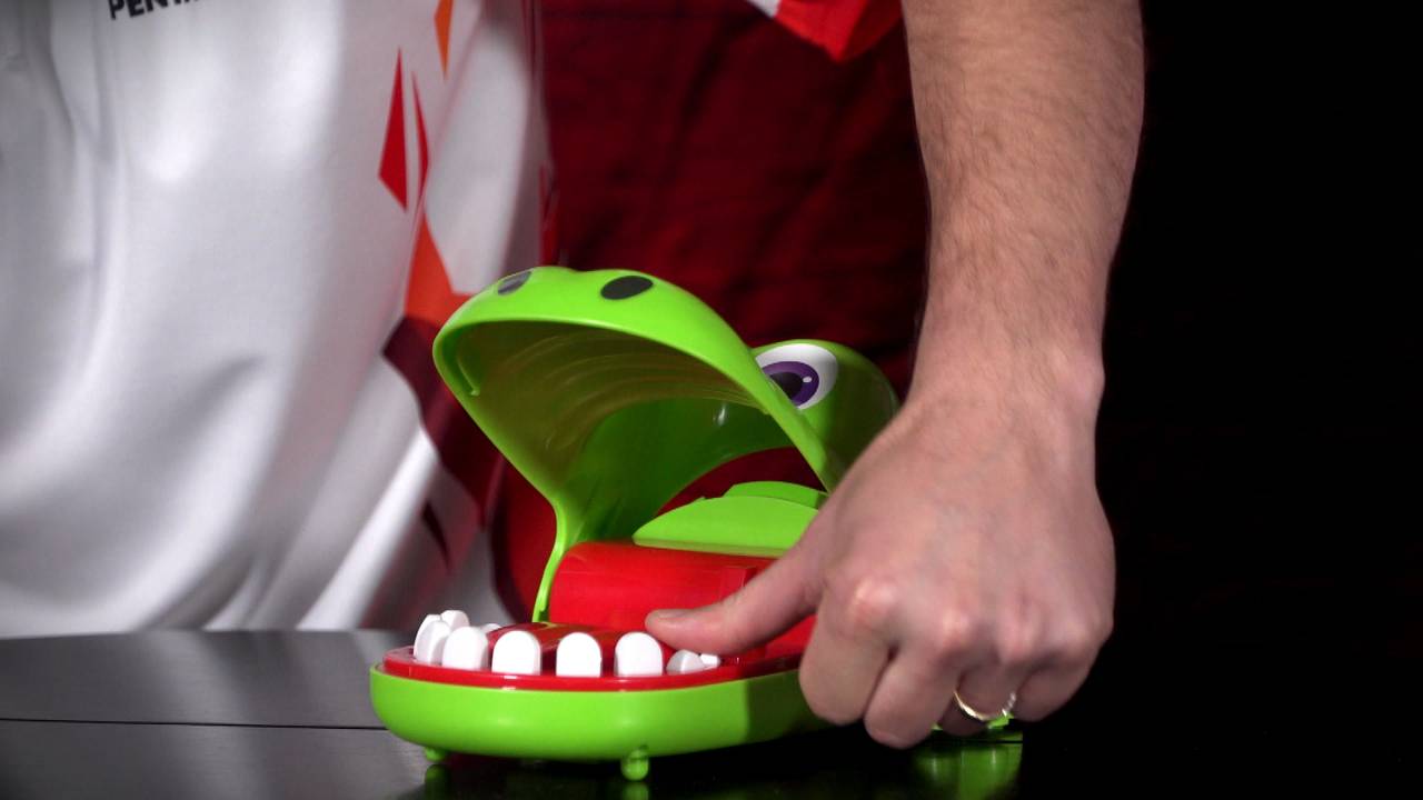 Kroko-Duell vor der Darts-WM: Heta und van Veen knobeln es aus