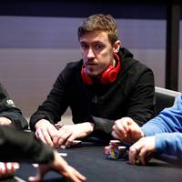 Der vierte Spieltag der World Series of Poker hatte einiges zu bieten. Am Freitag wurden zwei weitere Bracelets ausgespielt, das Who is Who der Pokerwelt traf sich bei der Heads-Up Championship und beim Mystery Millions kommen die Veranstalter langsam an die Kapazitätsgrenze.