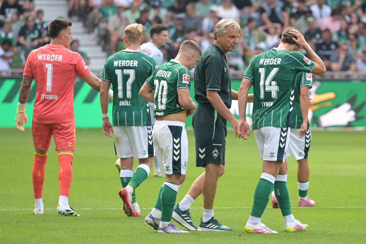 Der SV Werder Bremen hat durch viele Verletzte und fehlende Neuzugänge eine verkorkste Vorbereitung hinter sich. Im Pokal gegen Bielefeld gelten die Bremer sogar bei den Buchmachern als Außenseiter.