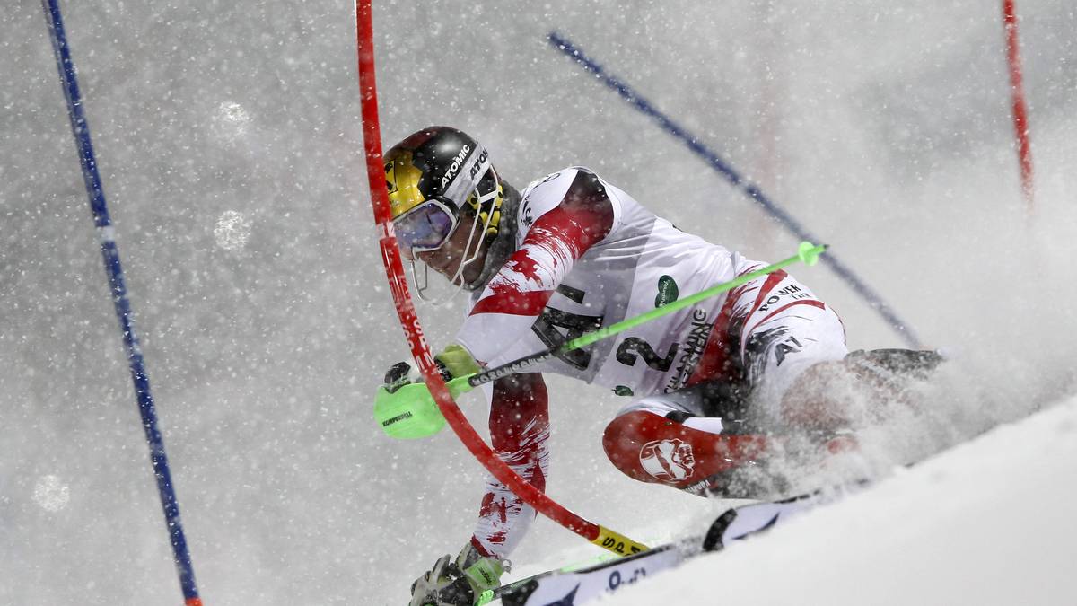 Die große Hoffnung Österreichs ist natürlich Marcel Hirscher. Der beste Kumpel vom Deutschen Felix Neureuther geht allerdings von einer Erkältung geschwächt ins Rennen. Trotzdem setzt sich Hirscher mit der 2 auf die 1