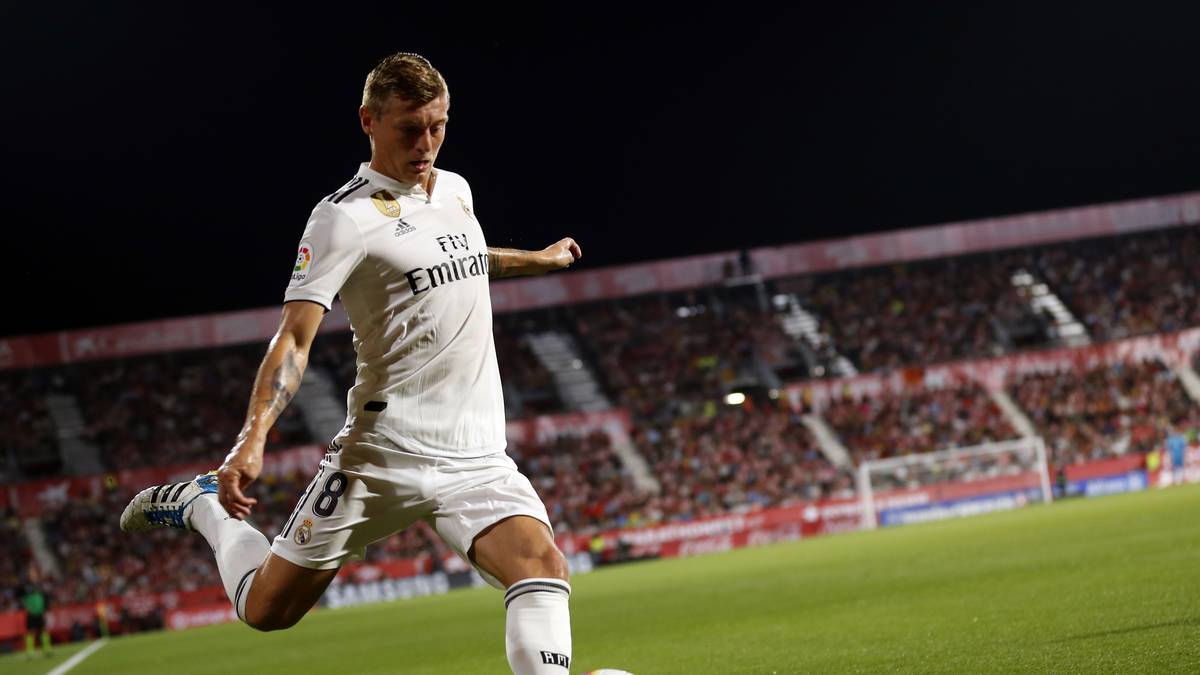 PLATZ 6 - REAL MADRID: Real ist bemüht, Cristiano Ronaldos Abgang mit dem Kollektiv aufzufangen. Zum Start gelang dank Gareth Bale, Isco und Mariano Diaz ein 3:0 gegen die Roma, doch nun fallen die ersten beiden Torschützen aus. Auch in der Liga schwächelt der Titelverteidiger, zuletzt gab es in zwei Spielen nur einen Punkt