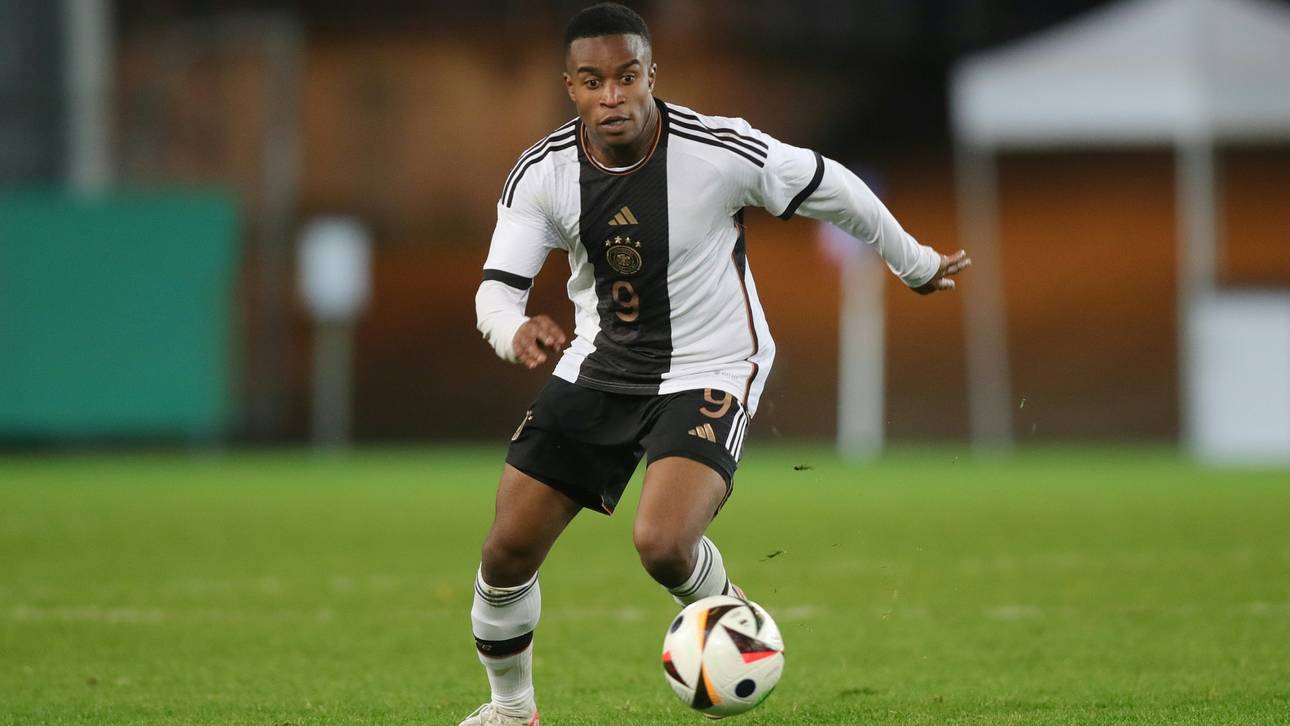 Moukoko wieder im Blickpunkt