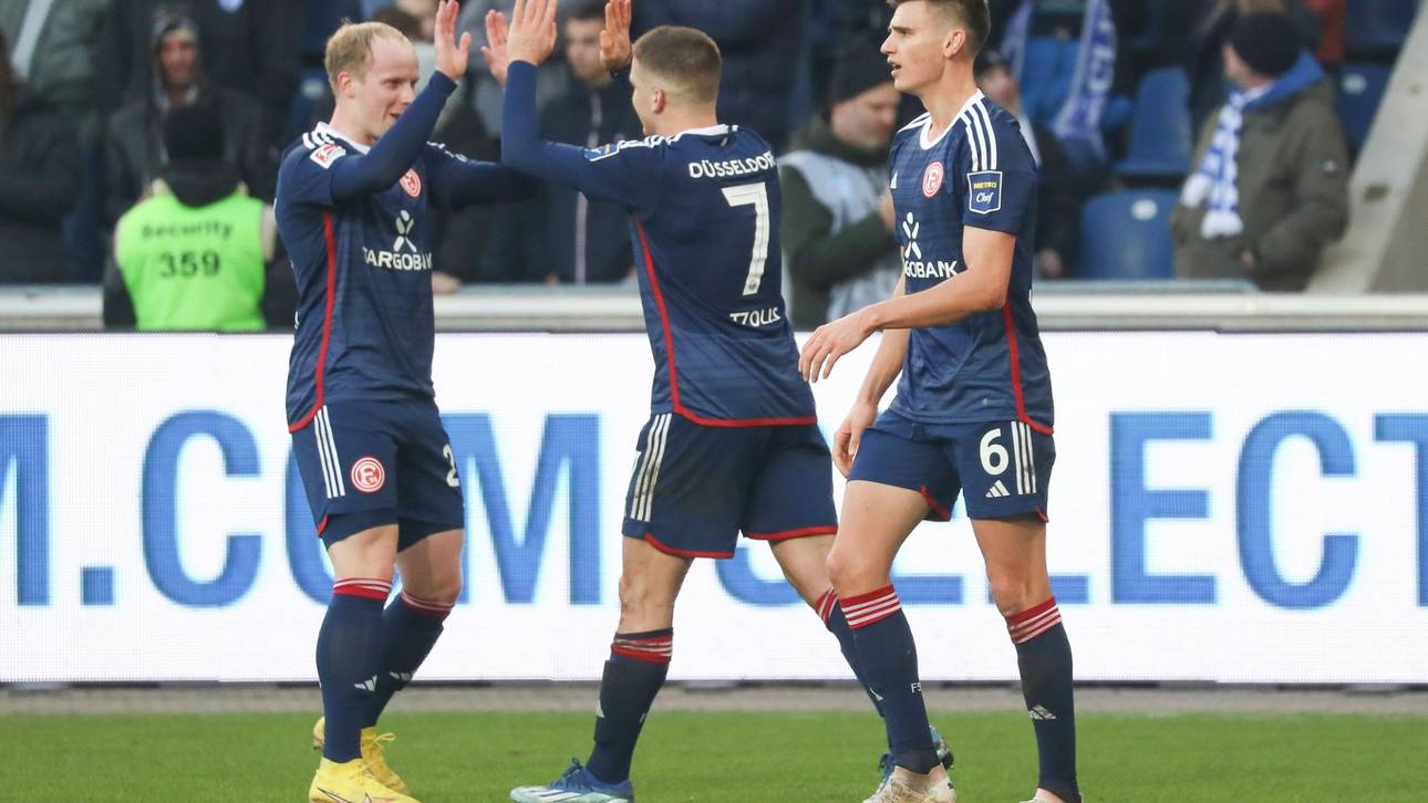 Sieg nach 0:2: Fortuna bleibt dran