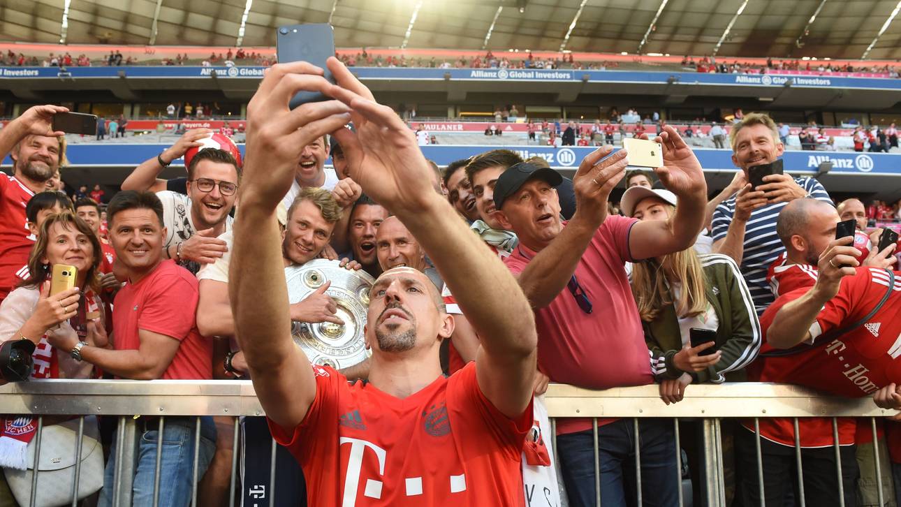 Ribery mit kuriosem Trikot-Tausch