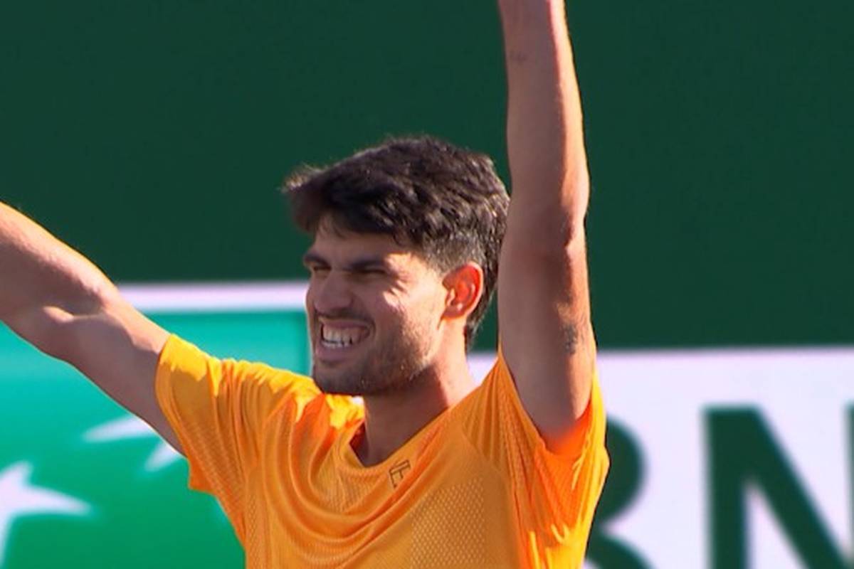 Unglaubliche Winkel! Alcaraz lässt Ruud chancenlos