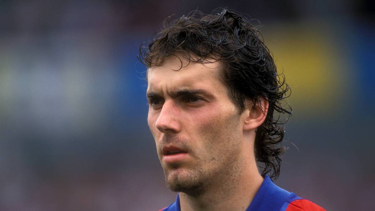 LAURENT BLANC: Der Verteidiger war von 1993 bis 1995 bei der AS Saint-Étienne. Seine 18 Tore in 70 Spielen sind bis heute eine Hausnummer. 1998 wurde Blanc mit Frankreich Weltmeister. Er sammelte zwar keine Titel mit Étienne - wurde aber im Jahr 2000 auch noch Europameister mit Frankreich